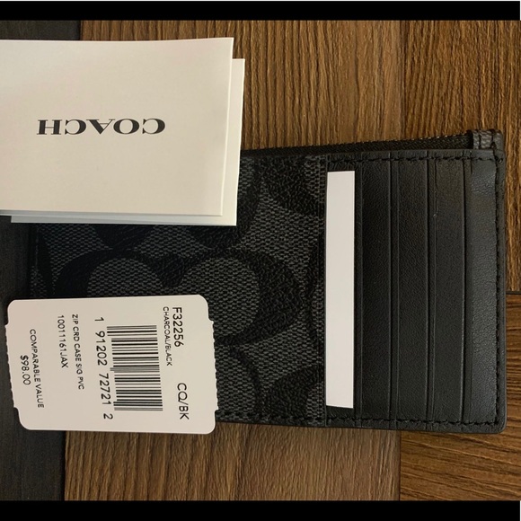 ‼️SOLD‼️COACH New Zip Card Case in Signature Canvas - Picture 7 of 9